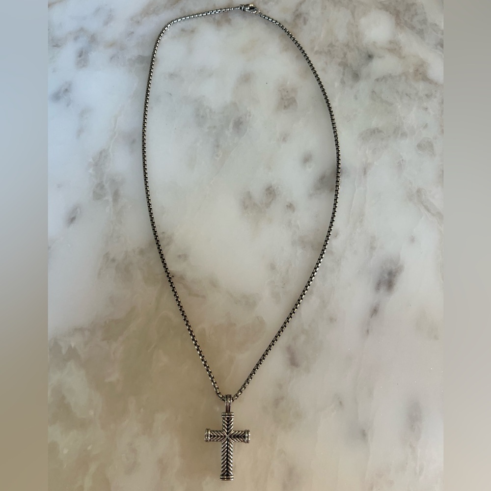 Men’s David yurman cross with Chain